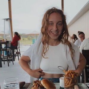 Meet your Posher, Jasmine